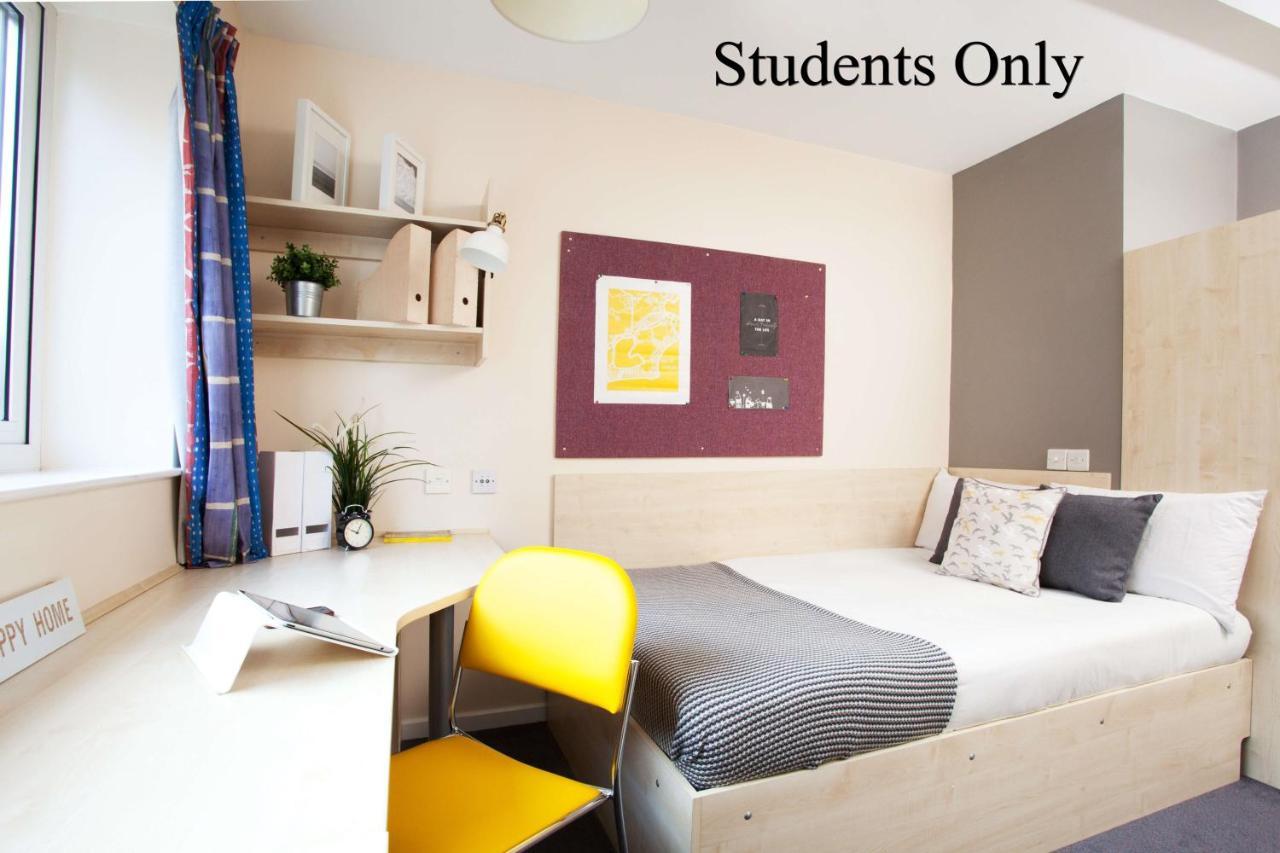 Trendy Rooms For Students Only, Sheffield - Sk *