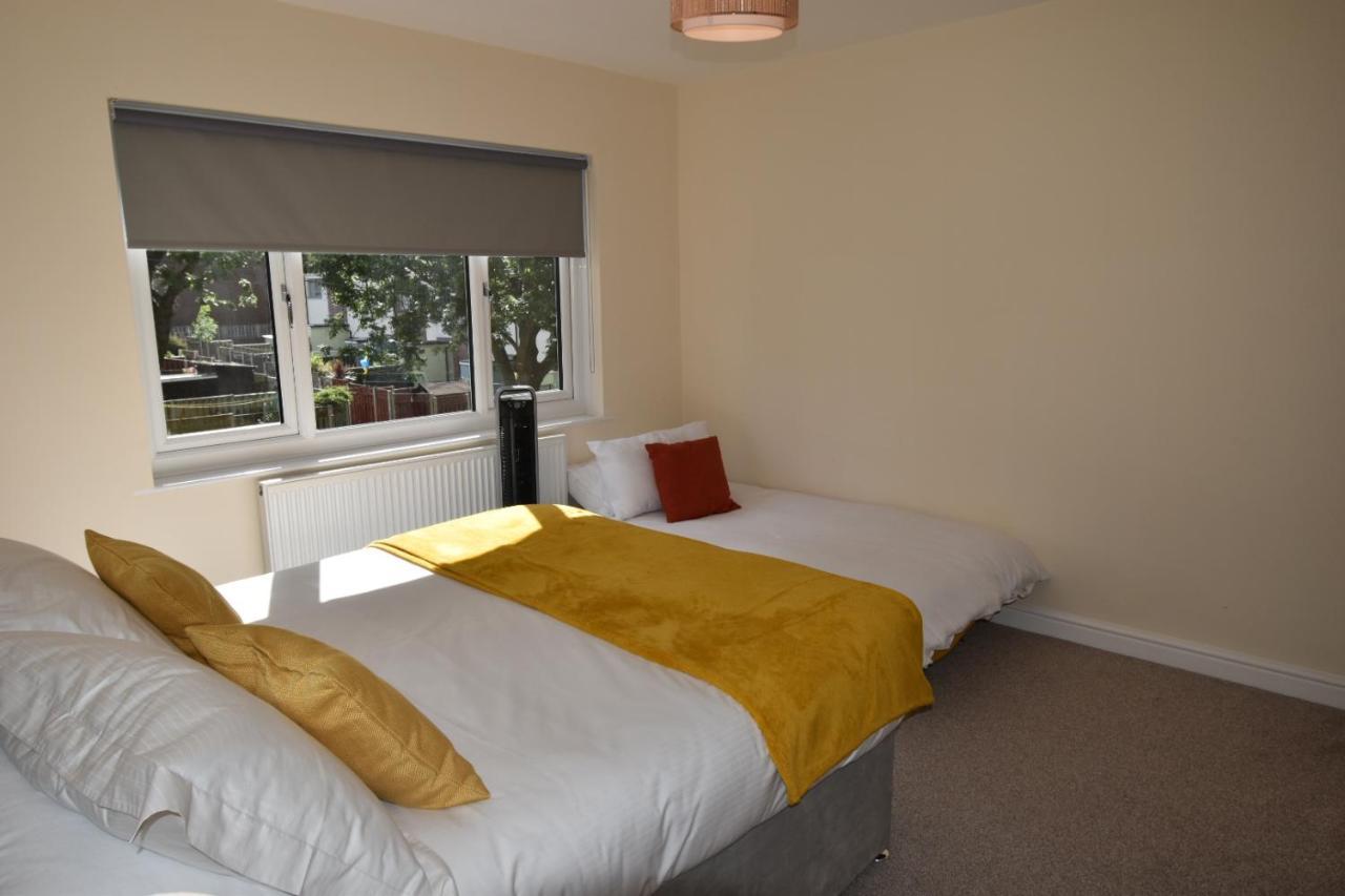 Apartment Guests Rated Exceptional 3 Bed House, Homely Comforts , Close To Amenities And Centre Sheffield