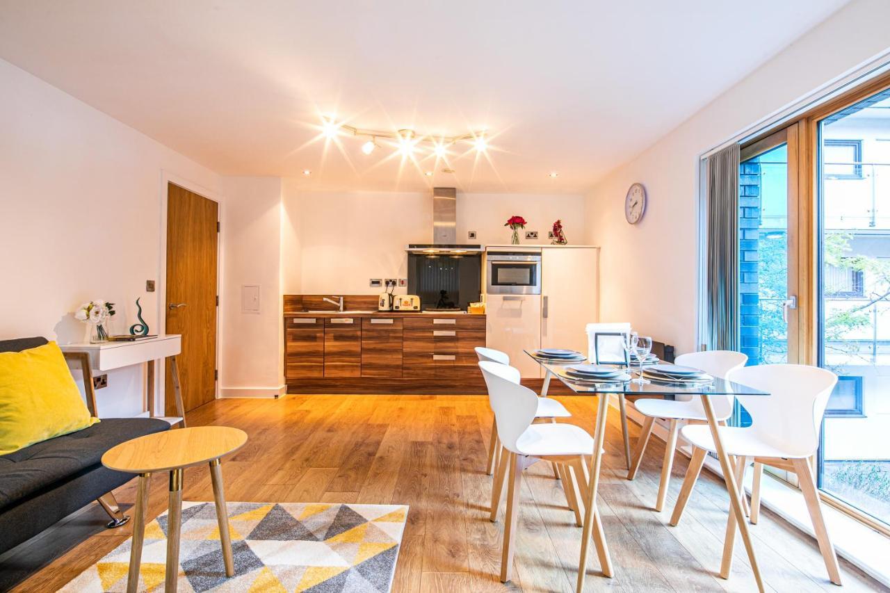 Apartment Free Parking, Iquarter Luxe 2 Bed - Available & Book Today Sheffield