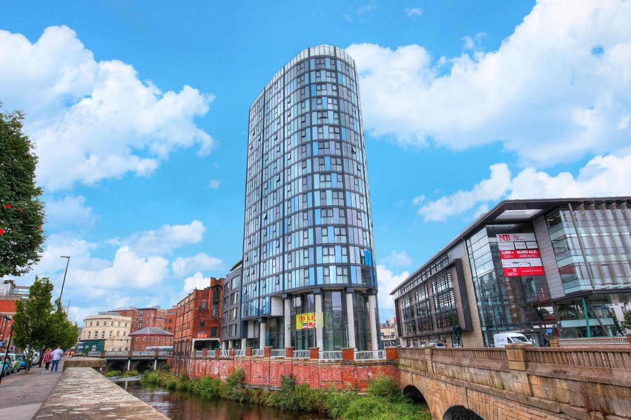 Apartment Free Parking, Iquarter Luxe 2 Bed - Available & Book Today