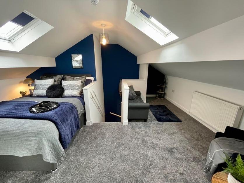 Boutique 5 Bed On Birdwell Road - Free Parking * Sheffield
