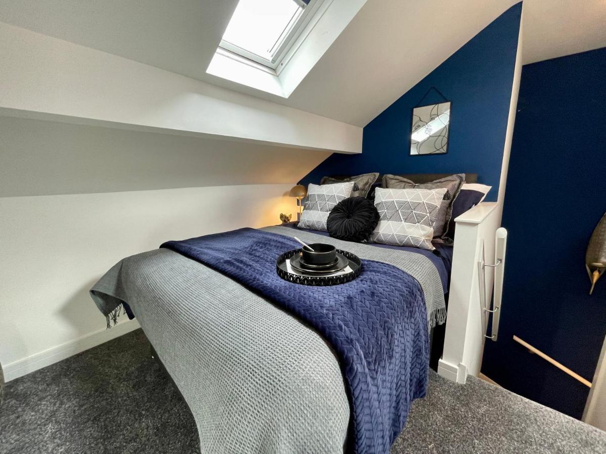 Guest house Boutique 5 Bed On Birdwell Road - Free Parking Sheffield