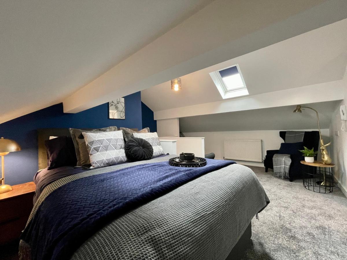 Guest house Boutique 5 Bed On Birdwell Road - Free Parking