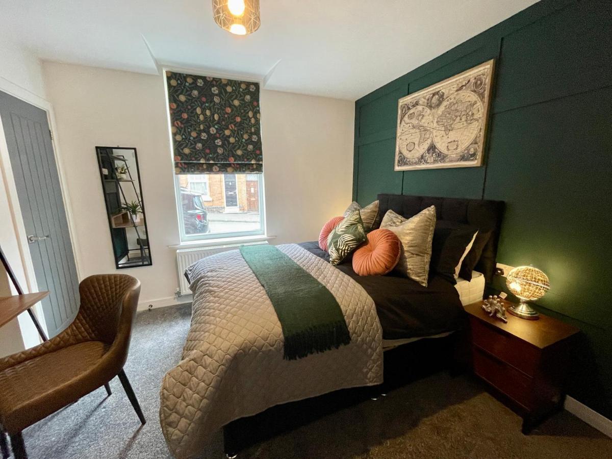 Boutique 5 Bed On Birdwell Road - Free Parking Guest house *