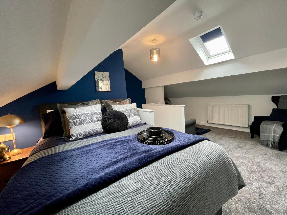 Boutique 5 Bed On Birdwell Road - Free Parking Guest house
