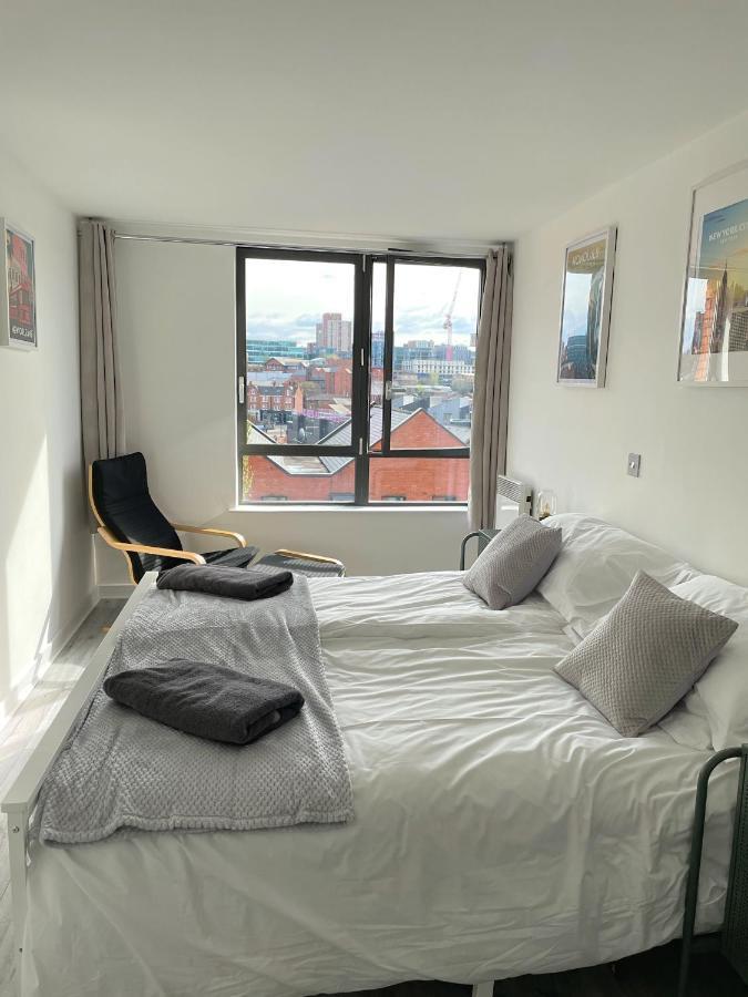 Penthouse W/ Parking *
