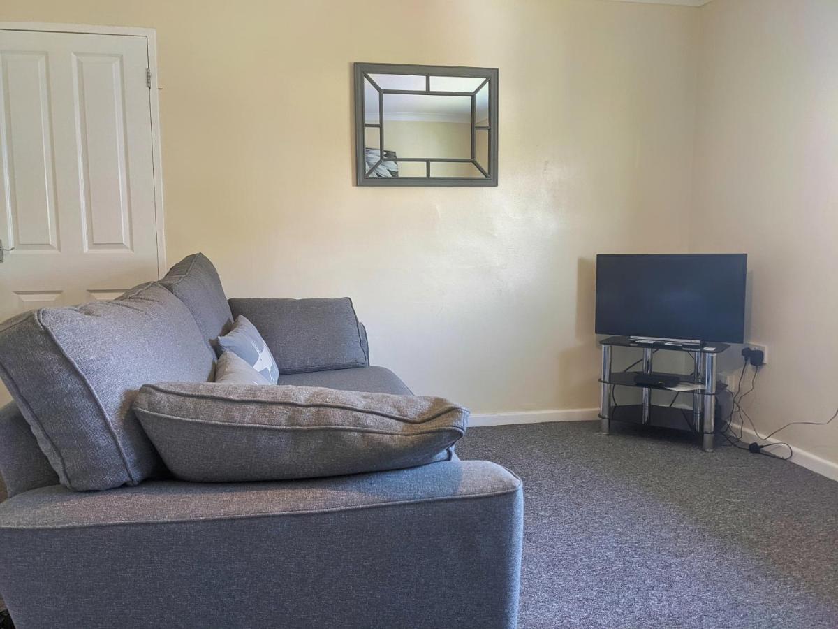 Serviced Apartment *
