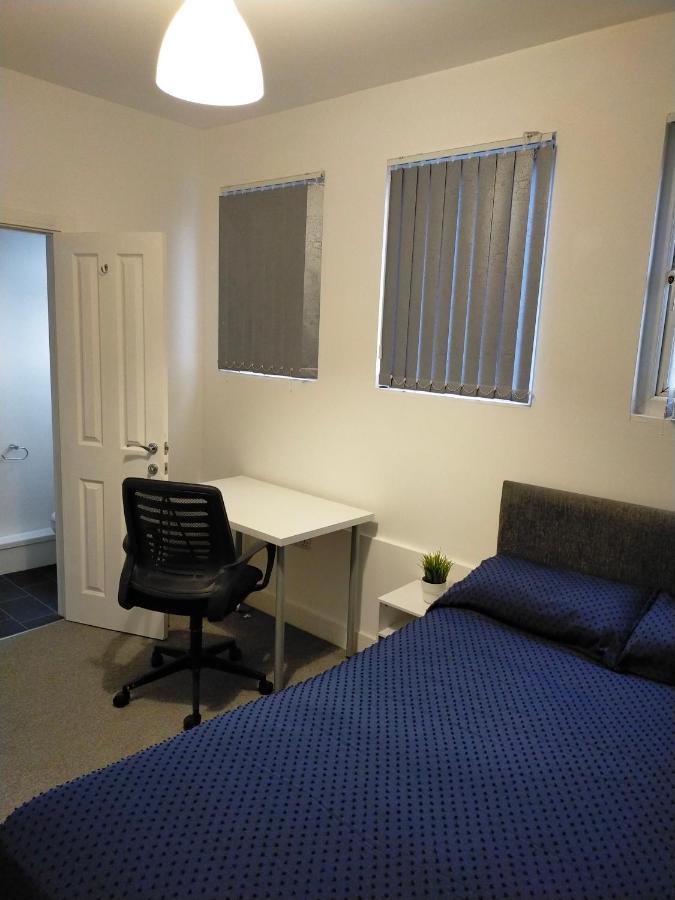 Holiday home 4 Bed Entire House - Heart Of The - Near Sufc
