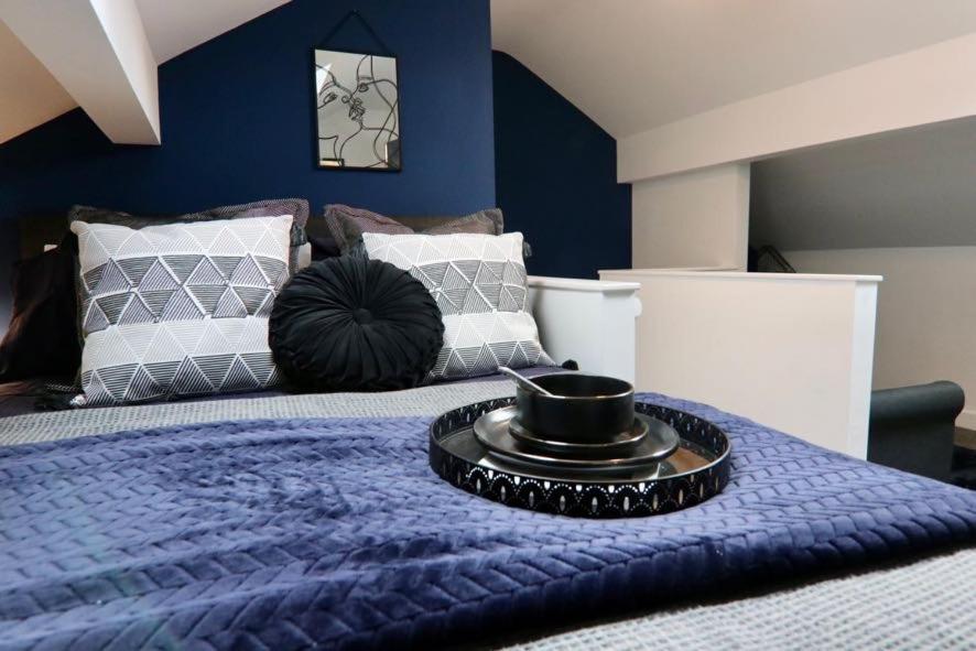 Boutique 5 Bed On Birdwell Road - Free Parking Guest house
