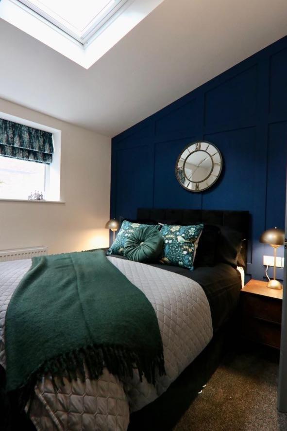 Boutique 5 Bed On Birdwell Road - Free Parking Guest house Sheffield
