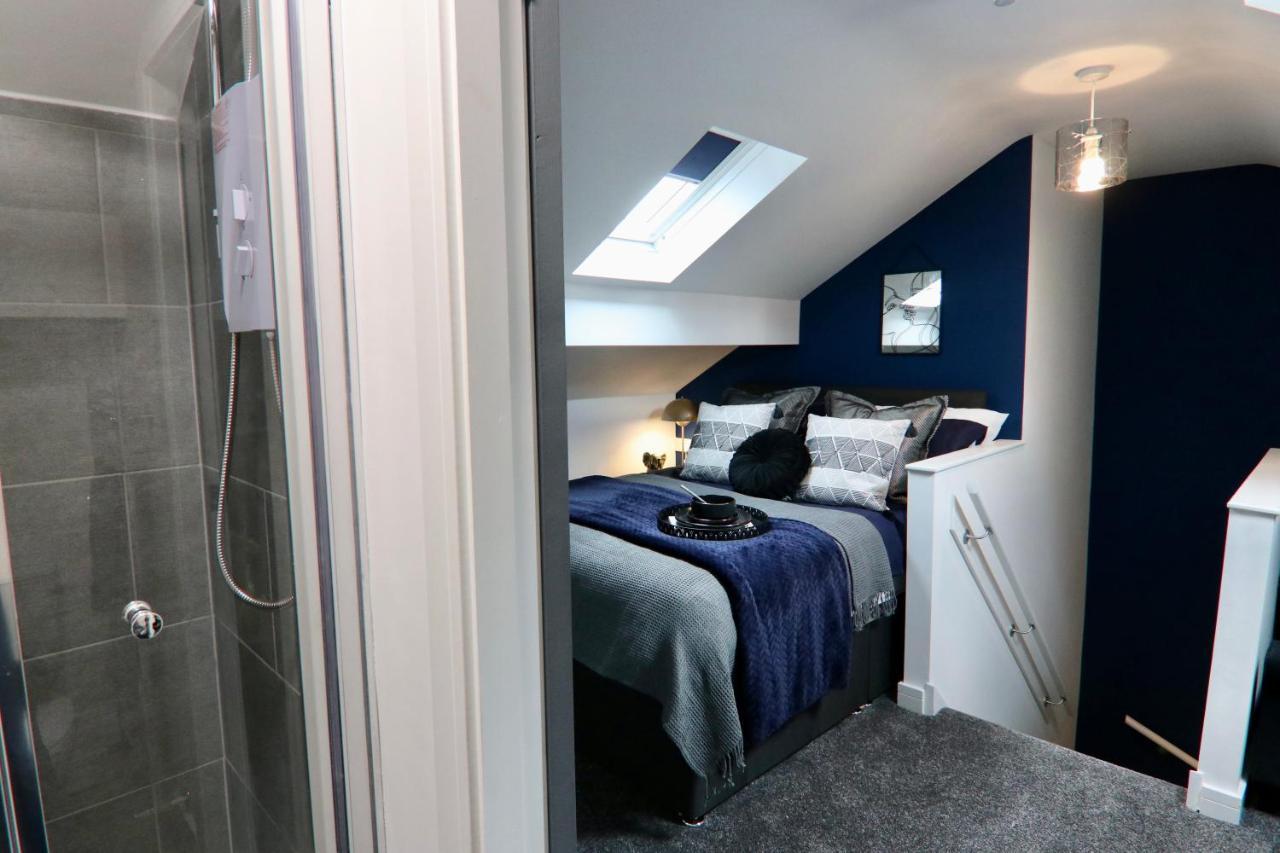 Boutique 5 Bed On Birdwell Road - Free Parking * Sheffield