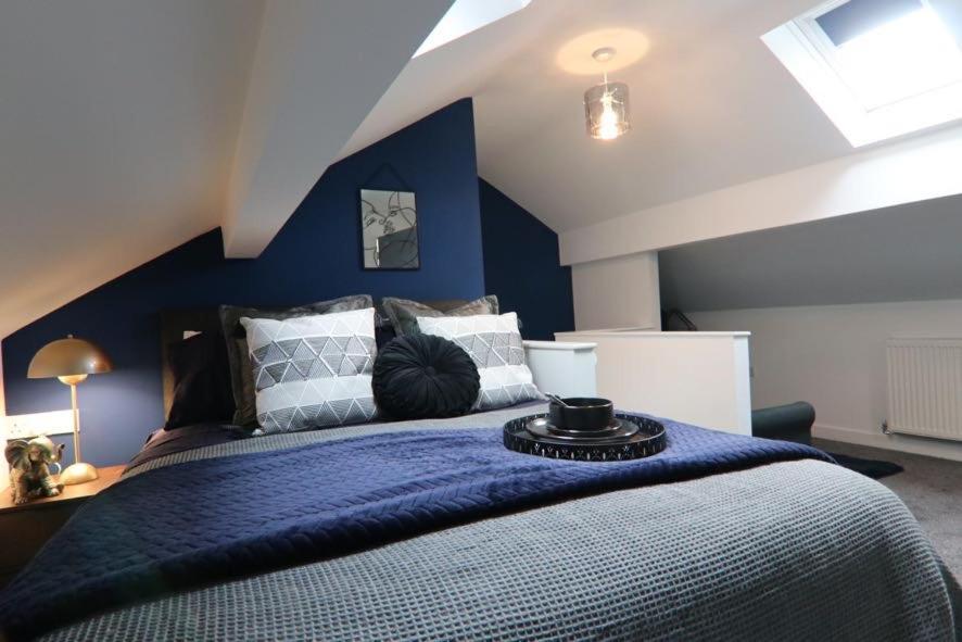 Guest house Boutique 5 Bed On Birdwell Road - Free Parking Sheffield