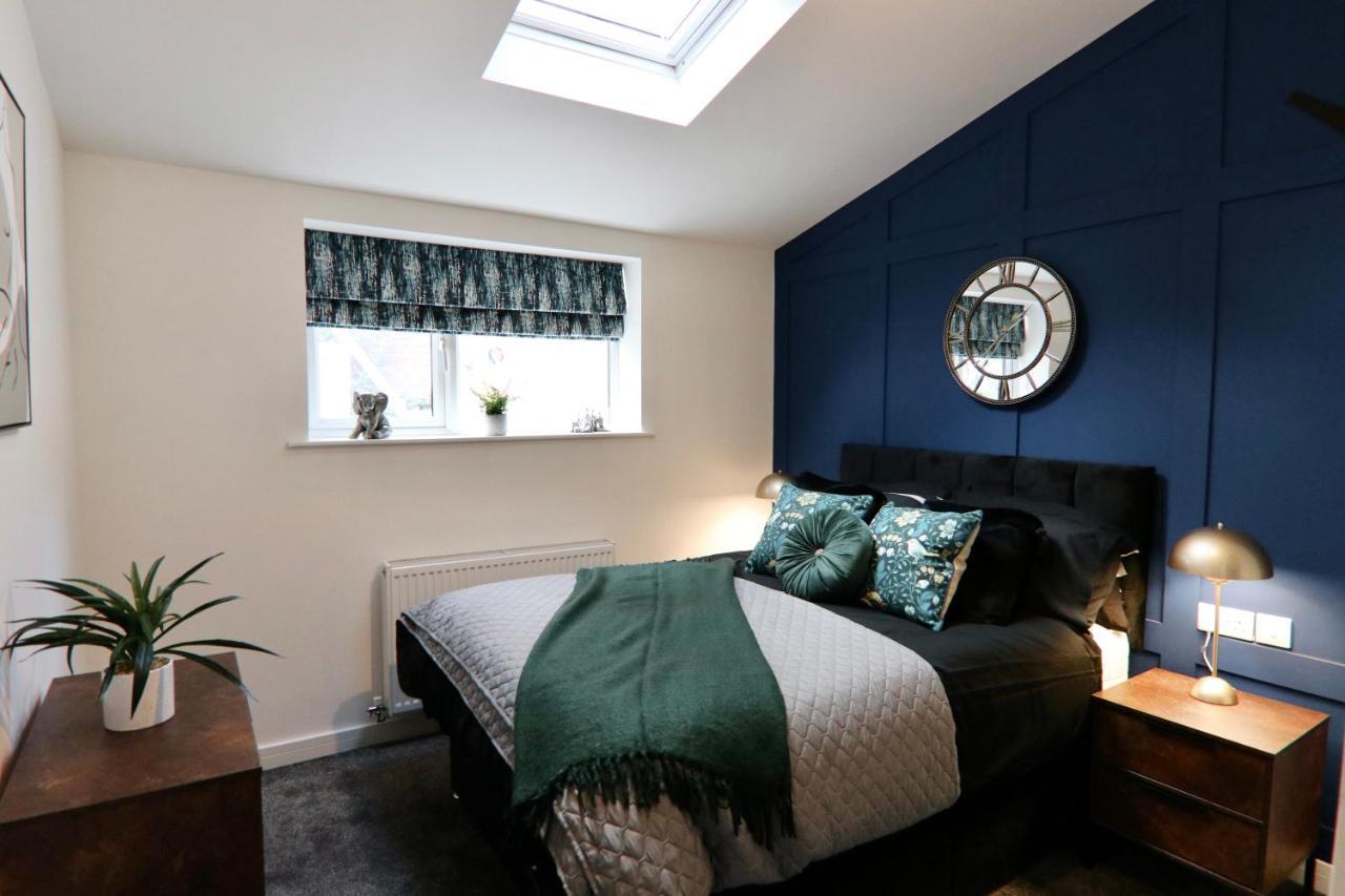Guest house Boutique 5 Bed On Birdwell Road - Free Parking Sheffield