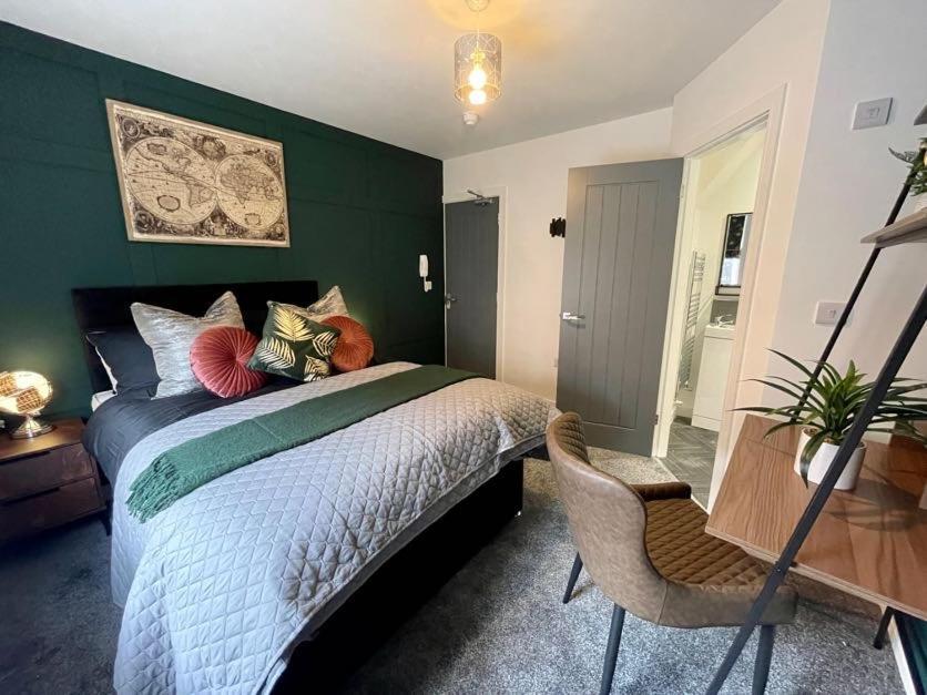 Guest house Boutique 5 Bed On Birdwell Road - Free Parking *