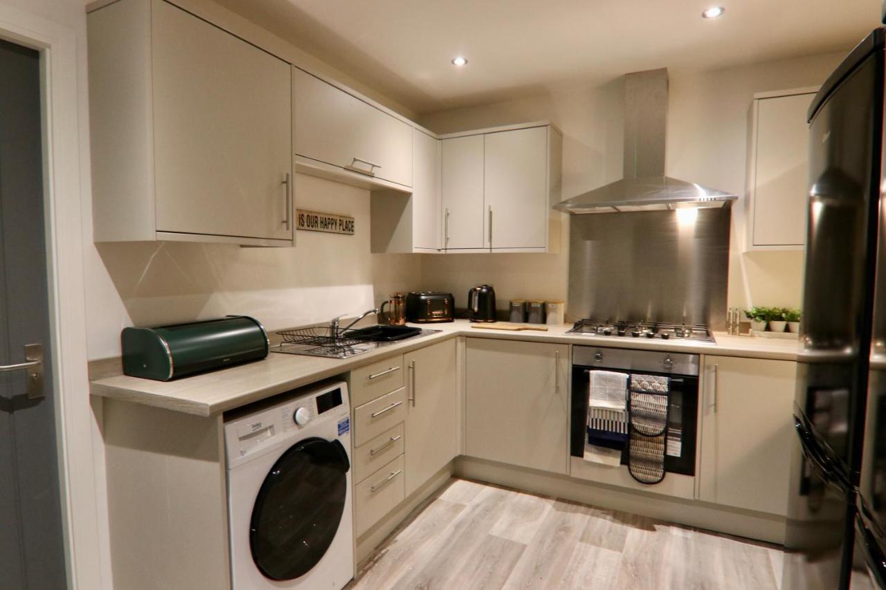 Boutique 5 Bed On Birdwell Road - Free Parking Guest house *