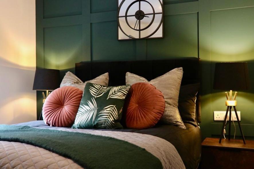 Guest house Boutique 5 Bed On Birdwell Road - Free Parking