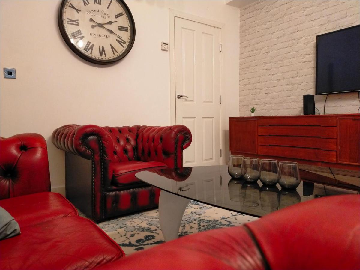 Holiday home 4 Bed Entire House - Heart Of The - Near Sufc