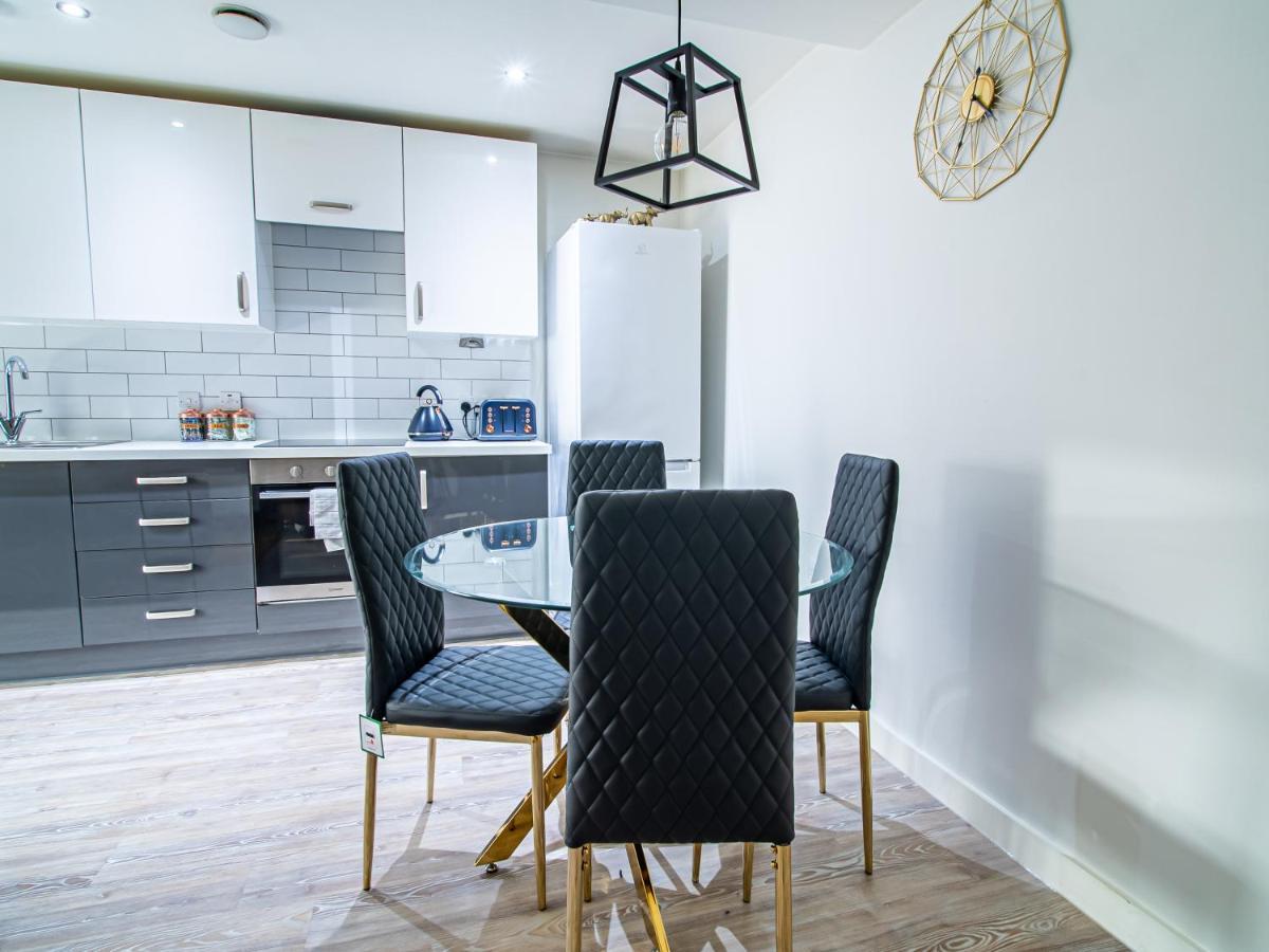 Kelham Apartments: Serviced With Free Parking *