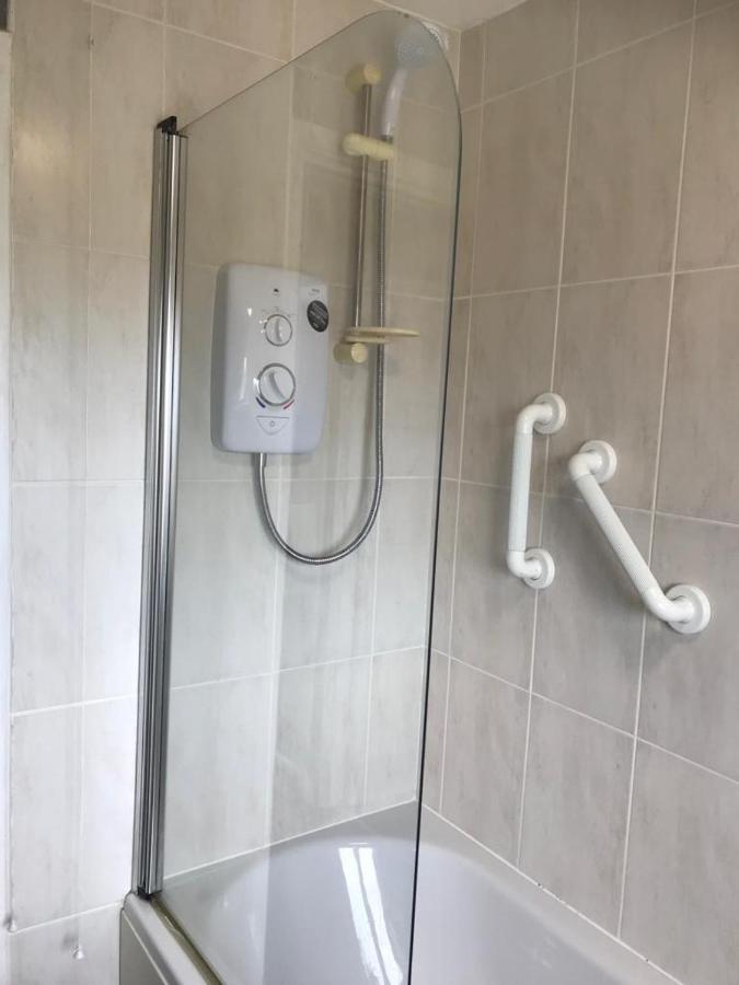 View 2 Bed House Free Parking Holiday home *