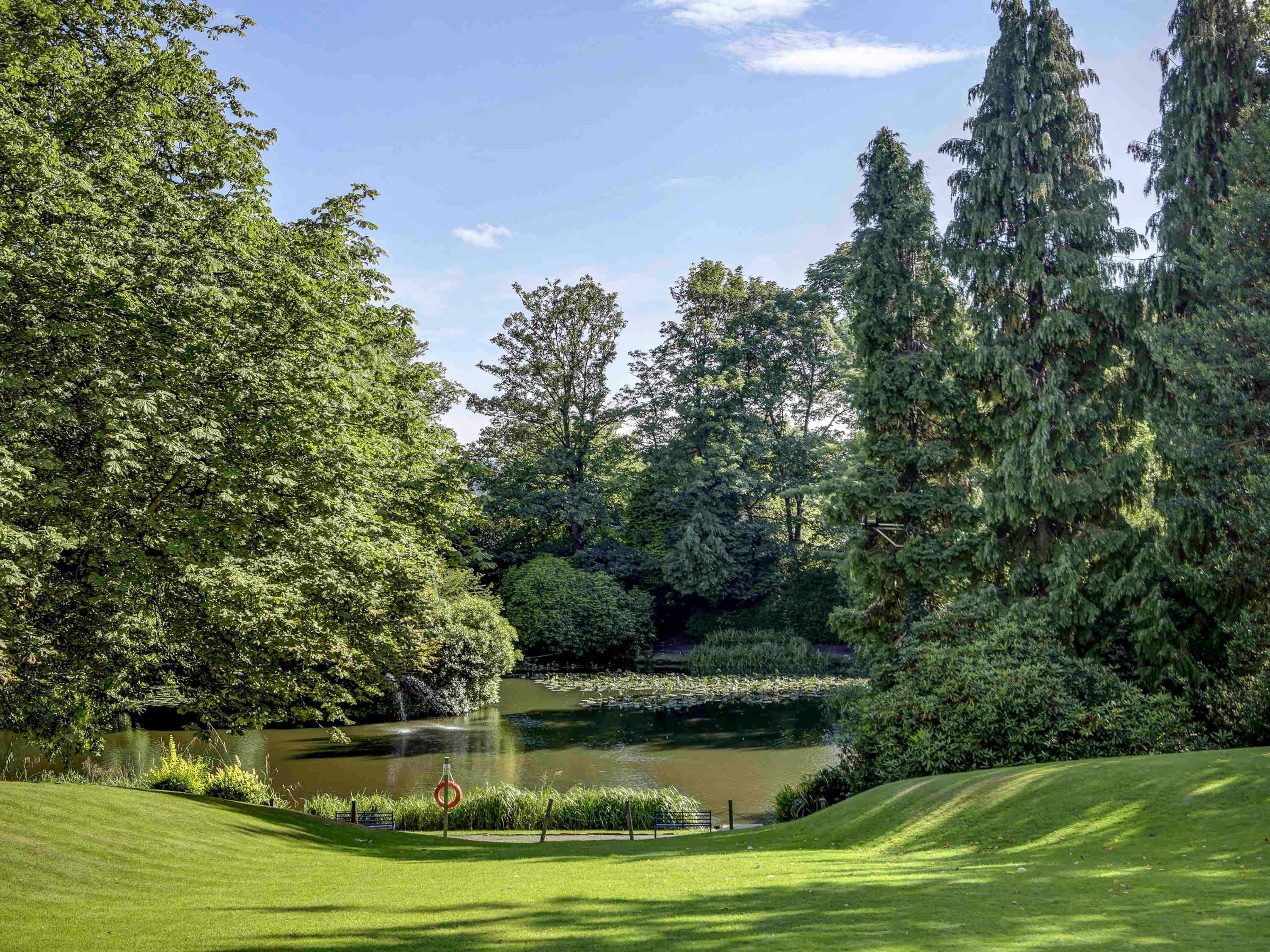 Mercure Kenwood Hall & 4* Sheffield