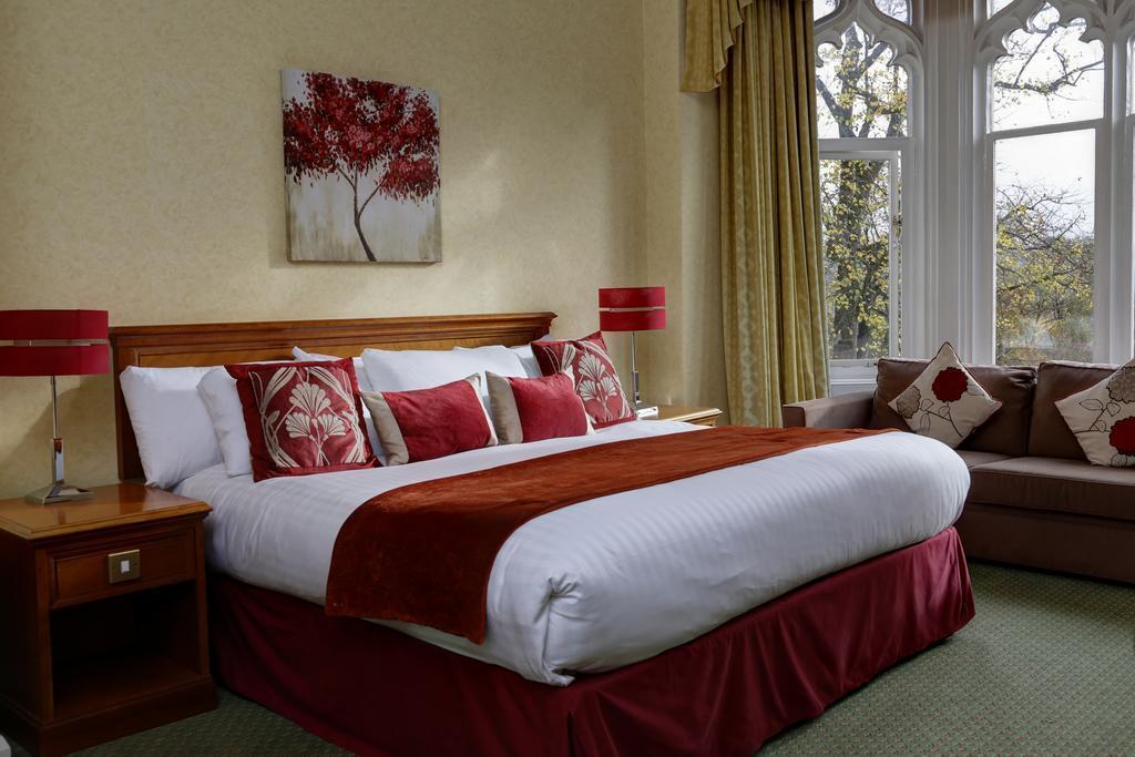 Mercure Kenwood Hall & 4* Sheffield