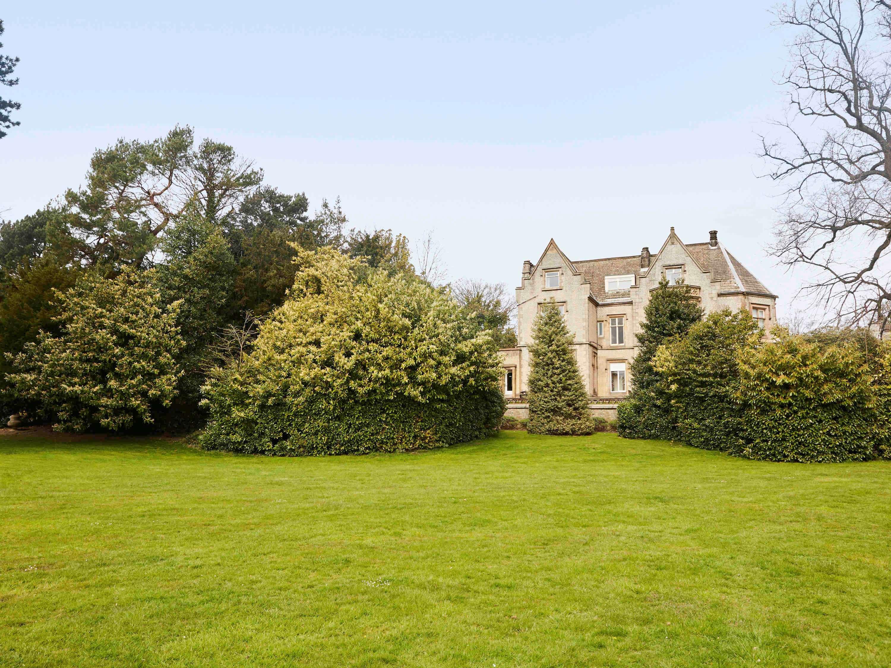Mercure Kenwood Hall & Hotel 4*