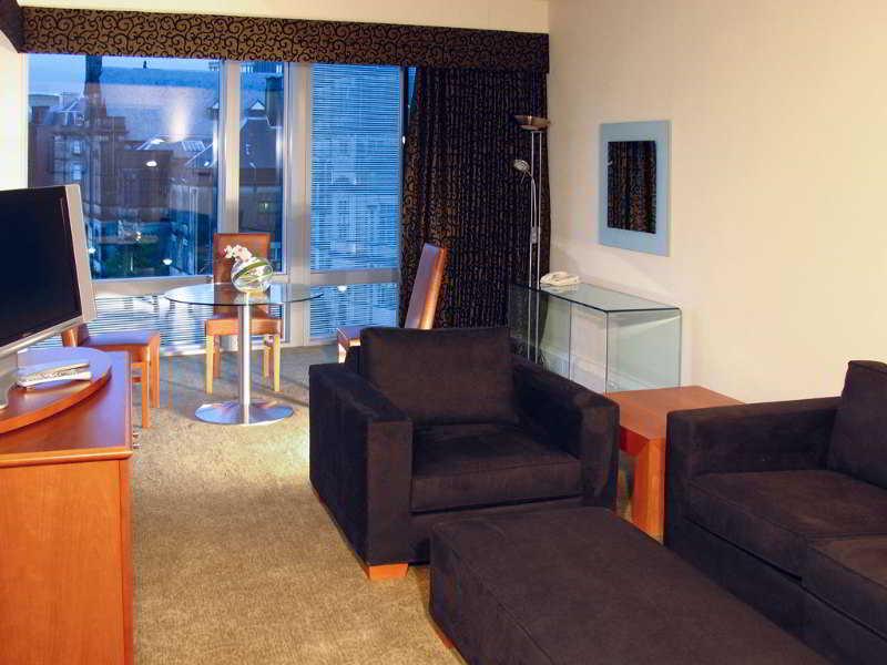 Hotel Mercure St Paul's & 4*