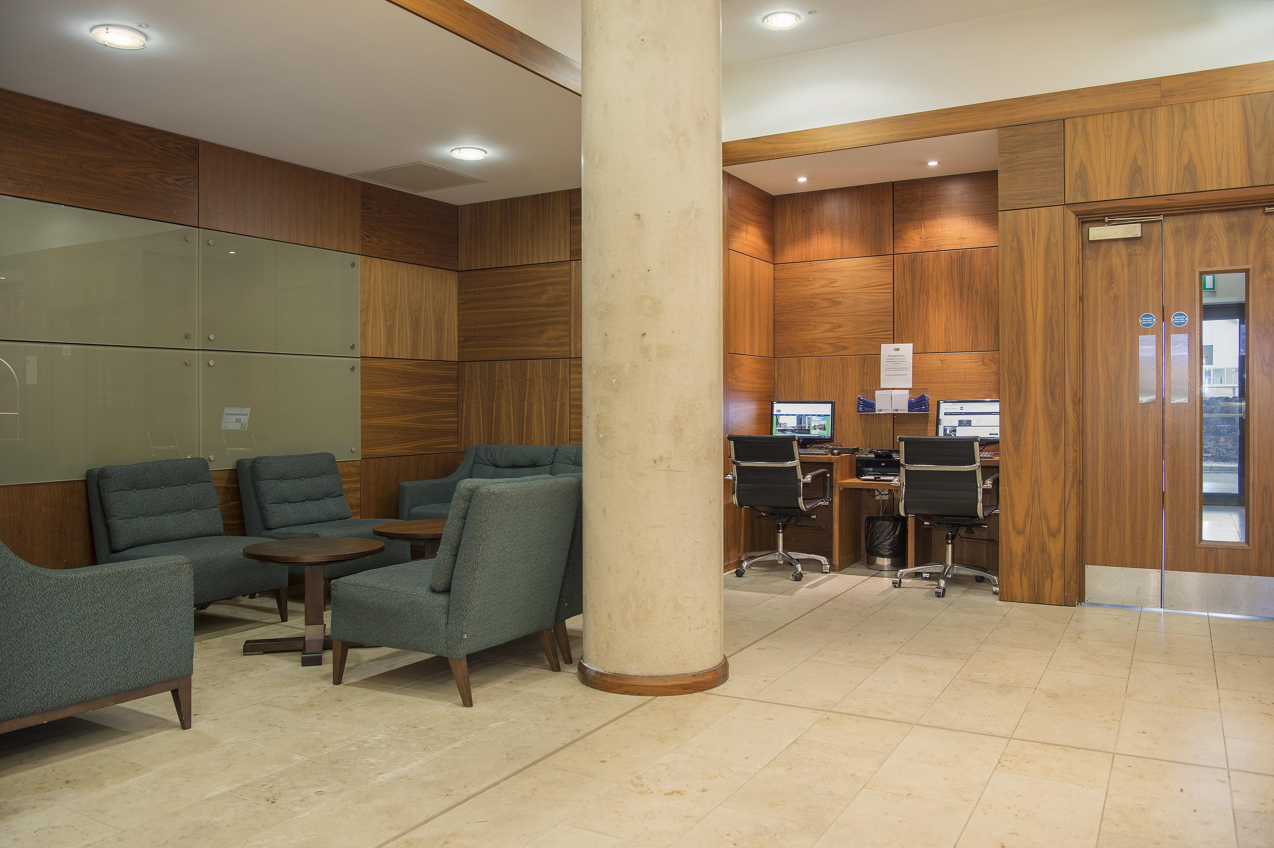 Hotel Express Centre, An Ihg 3*
