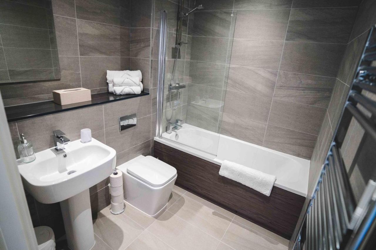 Modern - Centre - Free Wi-fi - New Apartment *