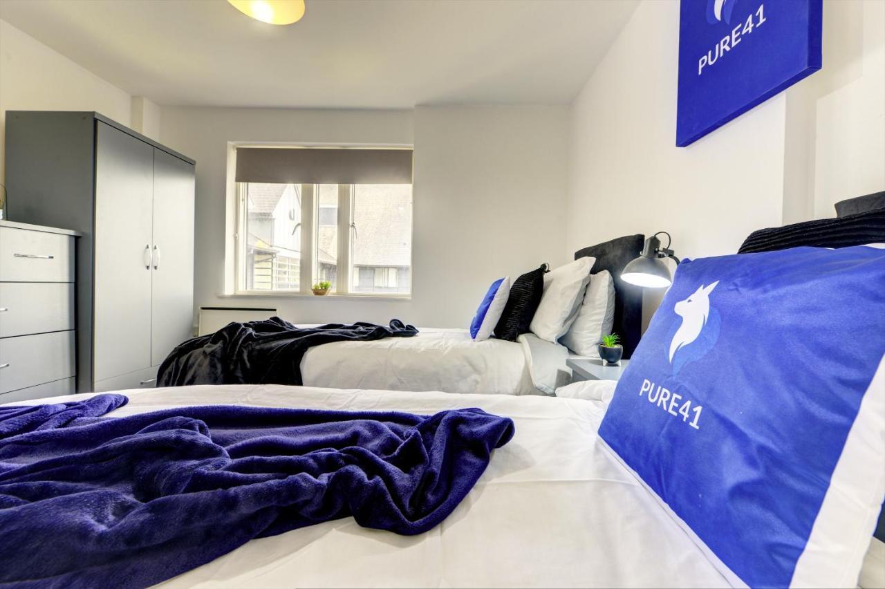 Spacious - Penthouse 2 Bed With Secure Allocated Parking * Sheffield
