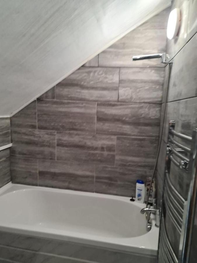 Budget Double En-suite Bedroom