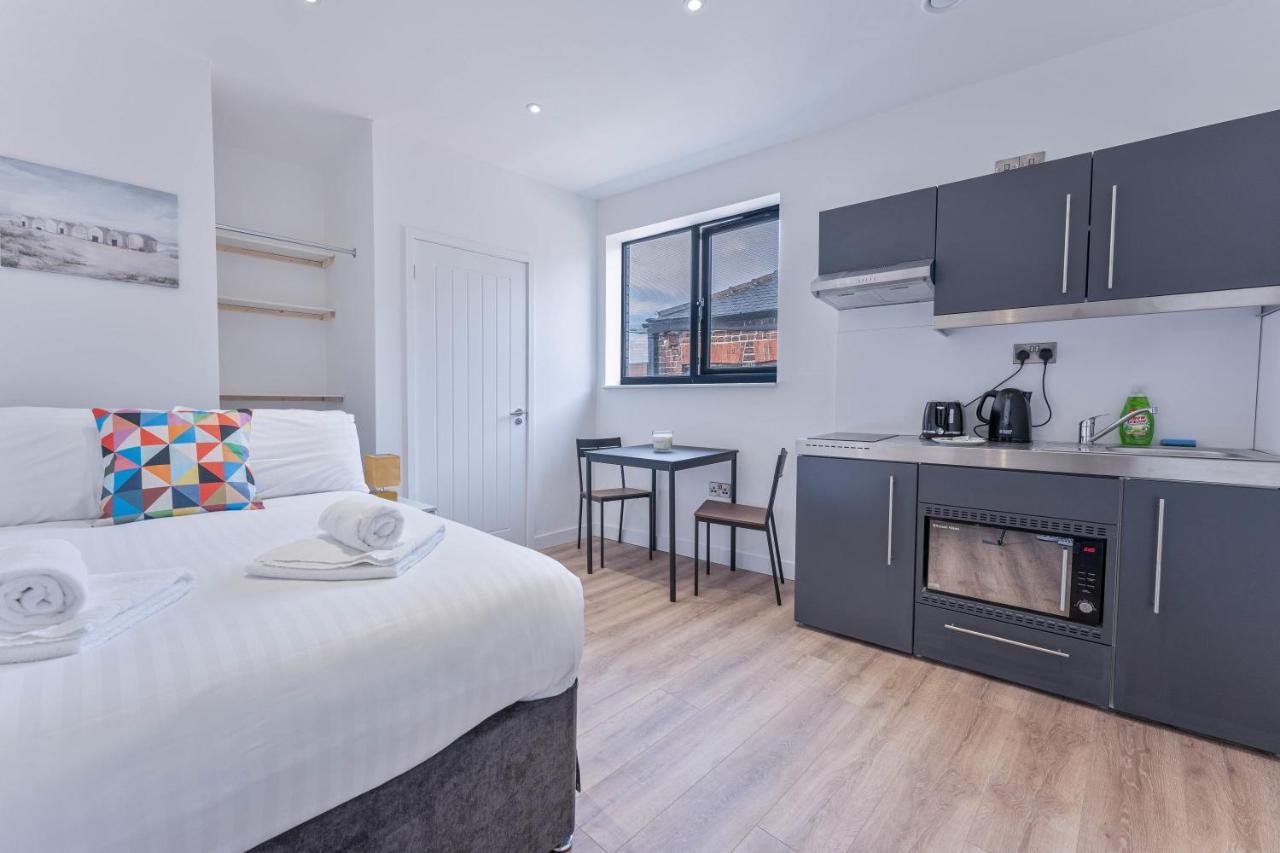 Lovely Studio In Central Apartment