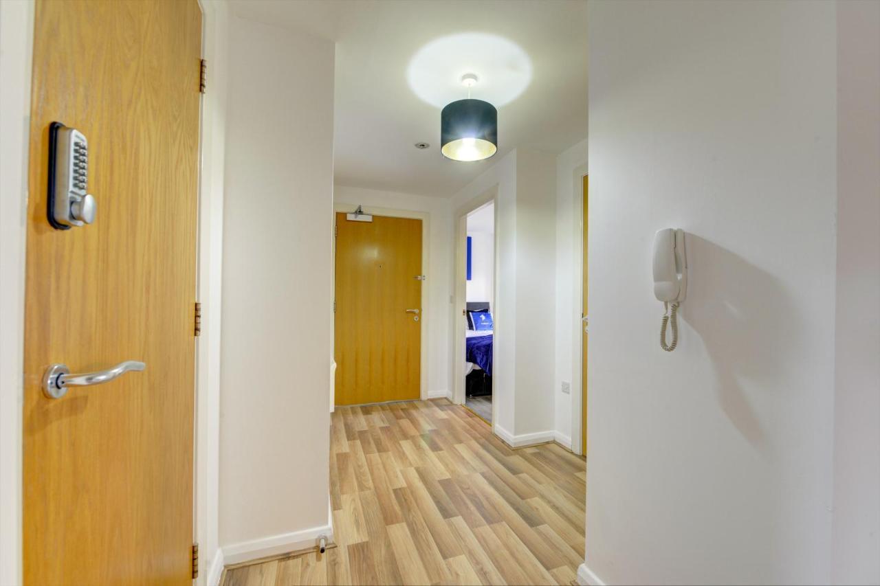 Apartment Spacious - Penthouse 2 Bed With Secure Allocated Parking