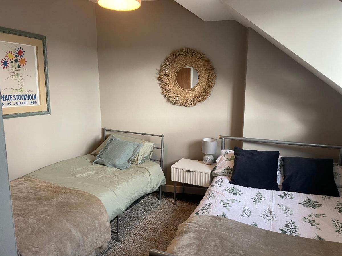 Perfect For Large Groups, Sleeps 15 Close To Centre Holiday home