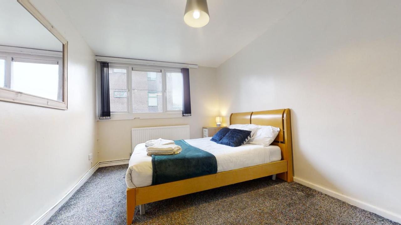 3 Bed Centre - Sleeps 8 Apartment Sheffield