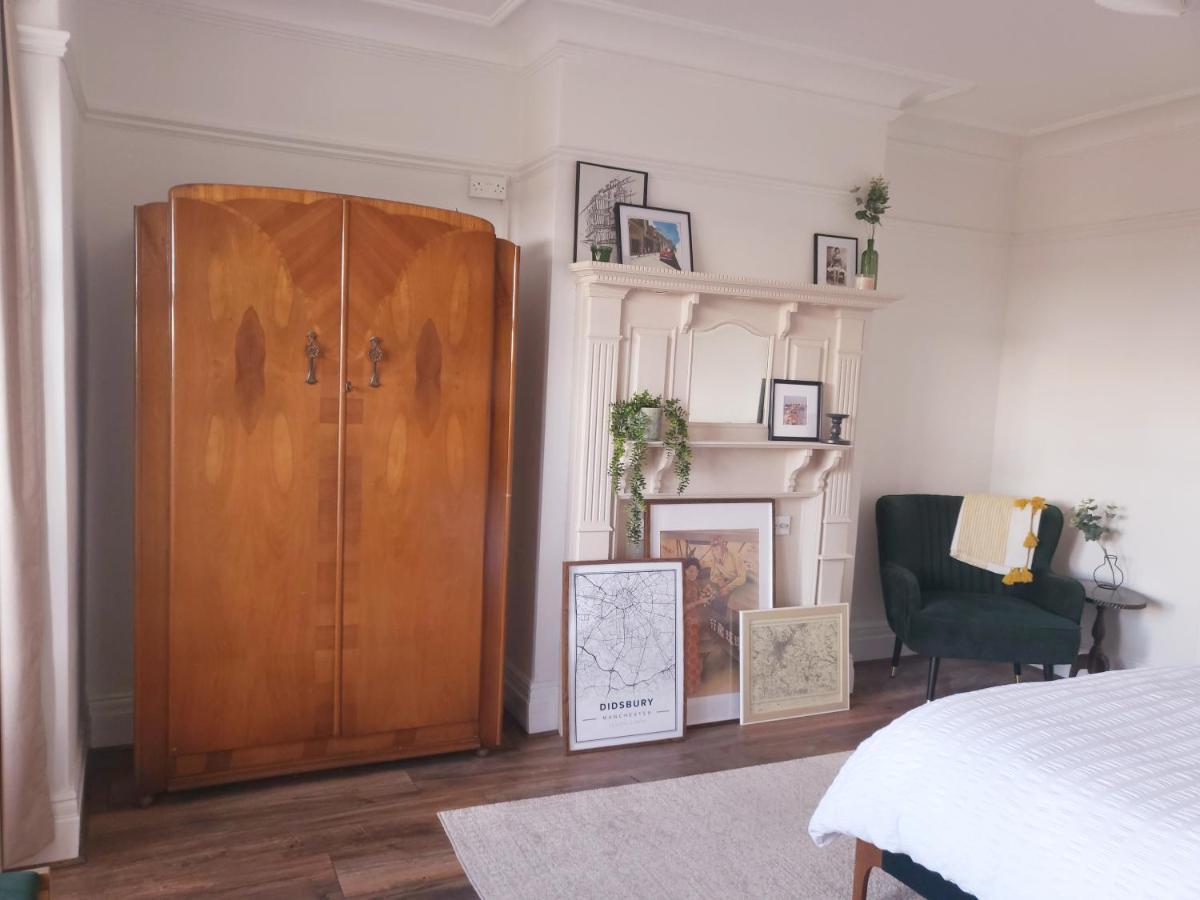 Holiday home Luxury 4 Bed Family Property In Popular Location