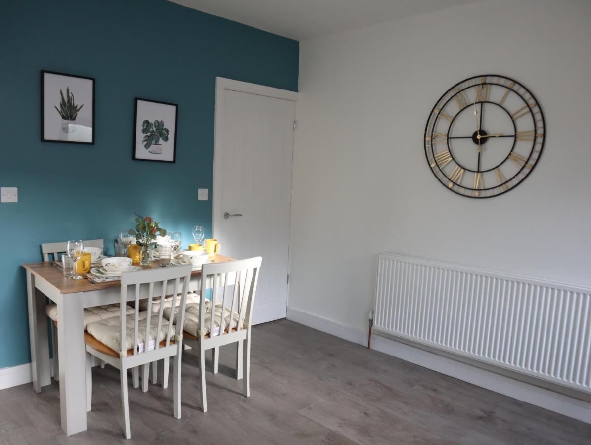 3-bedroom House With Free Street Parking Holiday home