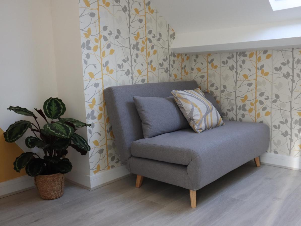3-bedroom House With Free Street Parking Holiday home