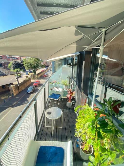 Centre & Balcony Apartamento