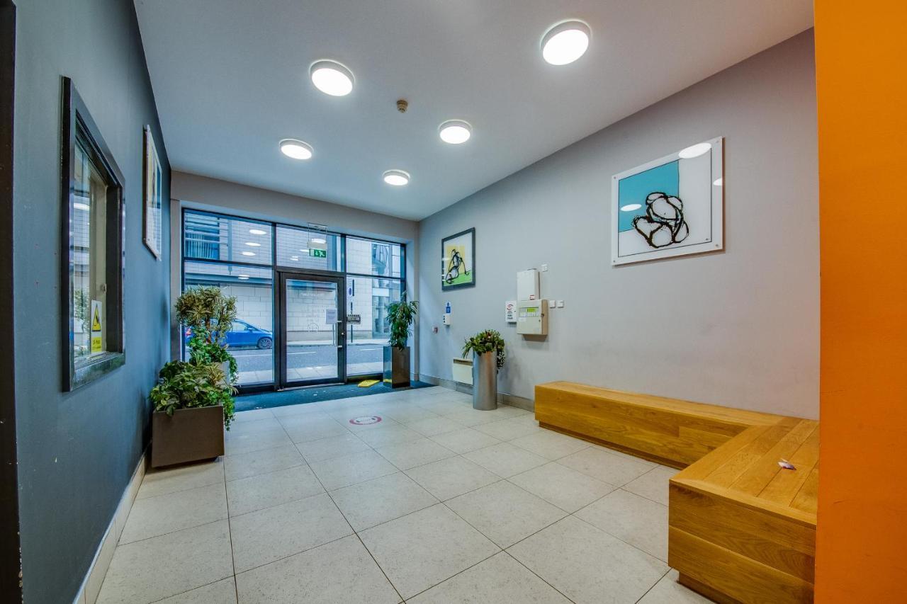 Spacious 3-bed Penthouse With Sky Line Views Apartment *
