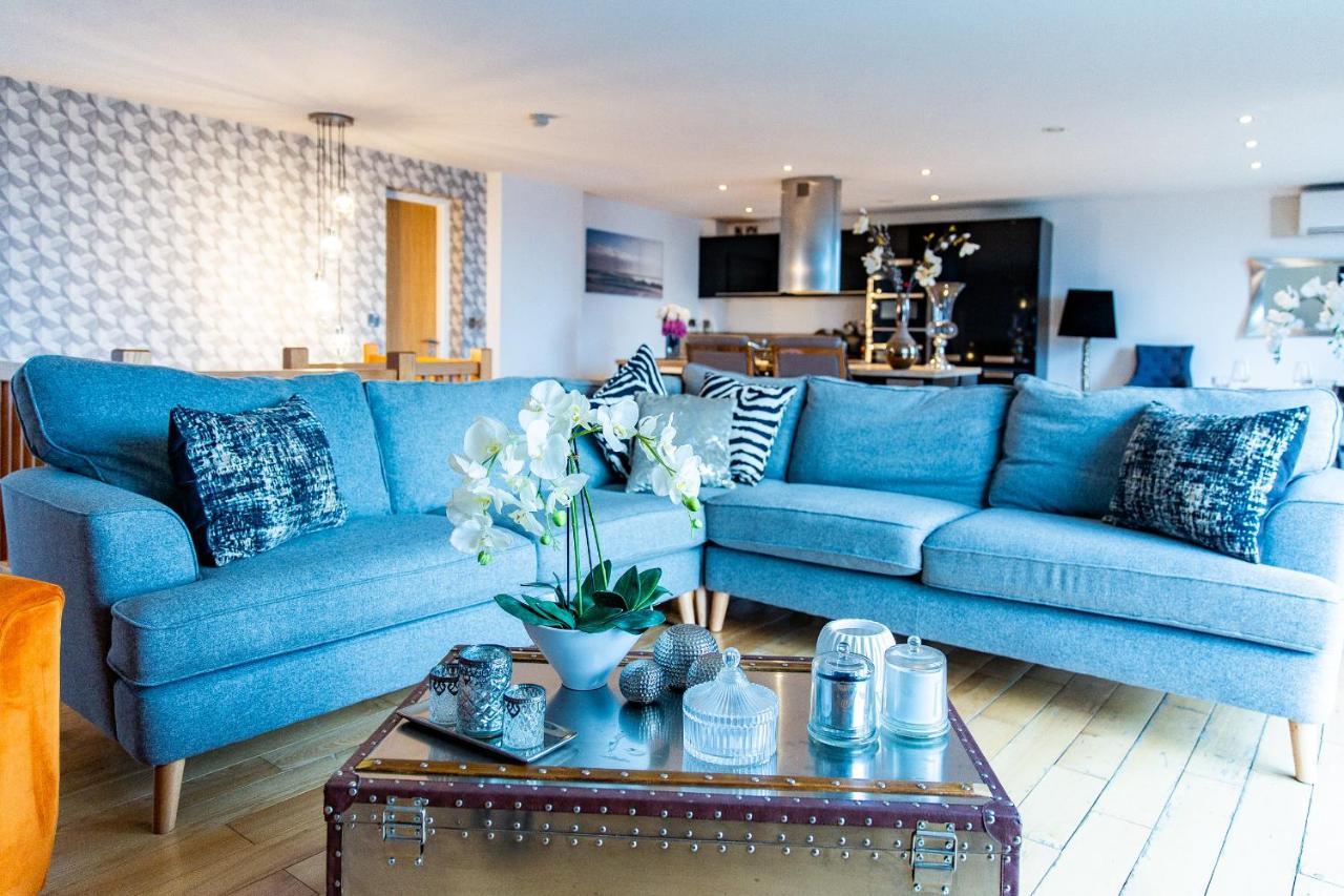 Spacious 3-bed Penthouse With Sky Line Views Sheffield