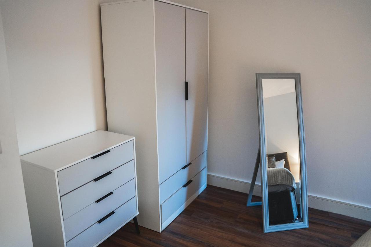 Modern 1-bed - New - City Centre - Free Wi-fi - Apartment *