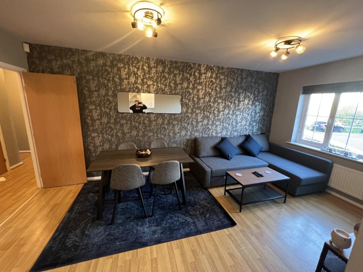 194 Woodhouse Lane *