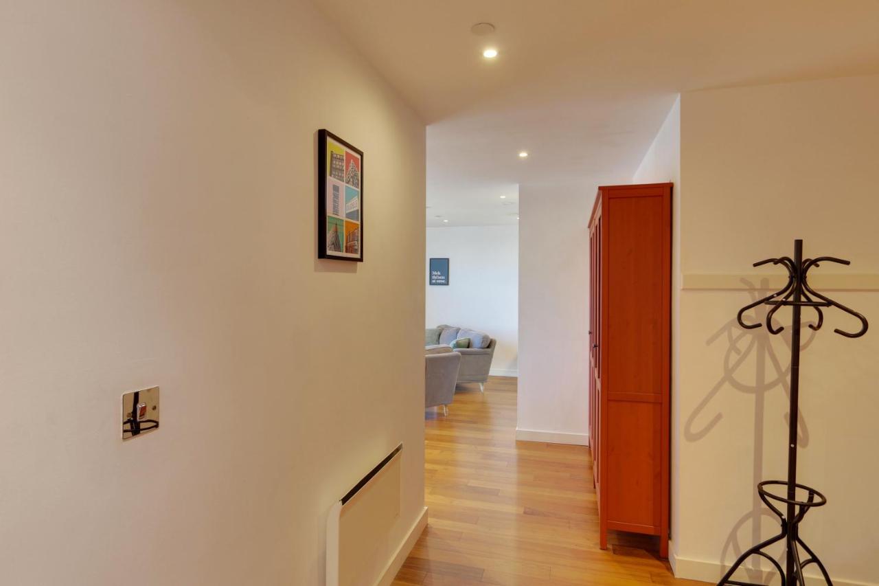 City Heart Apartments: Spacious 2-bed With Views & Netflix Apartment