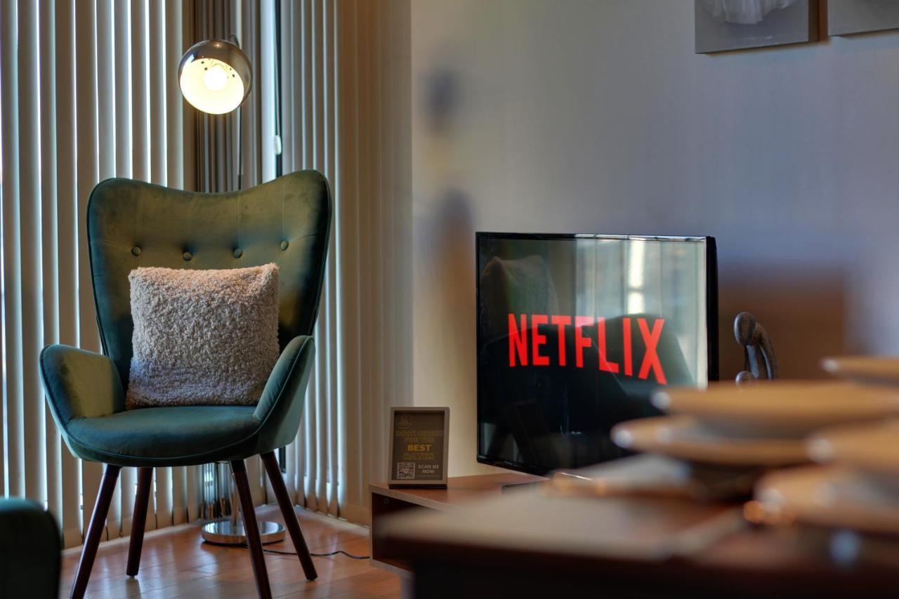 City View Haven: Spacious 2-bed With Netflix In Center Apartment *