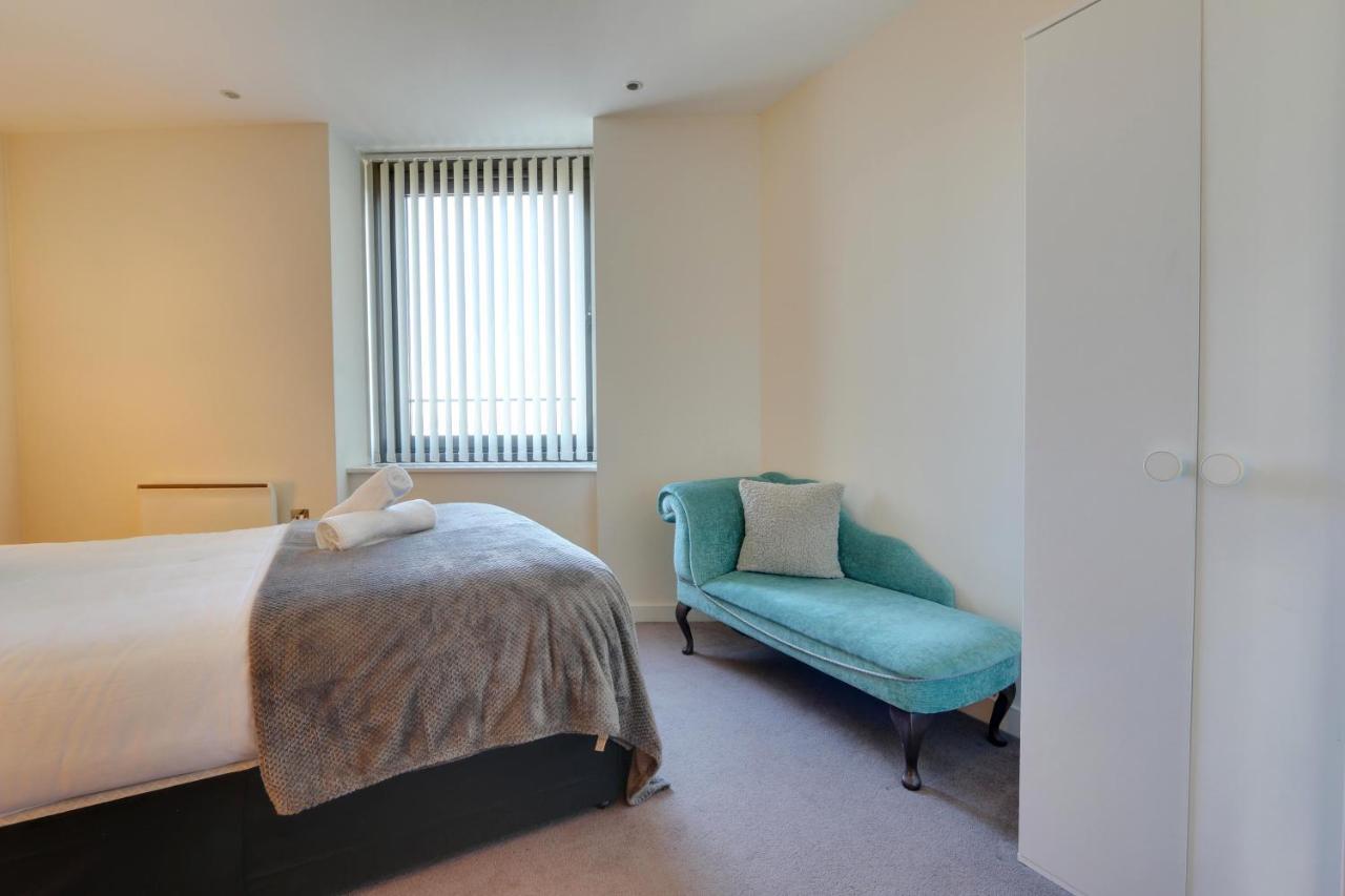 City View Haven: Spacious 2-bed With Netflix In Center Apartment *
