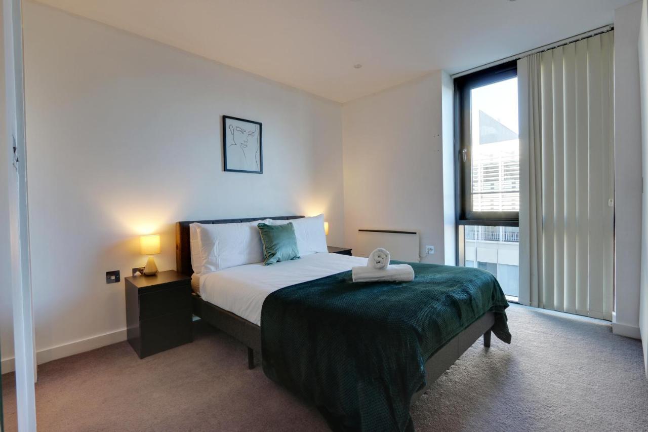 City View Haven: Spacious 2-bed With Netflix In Center Apartment *