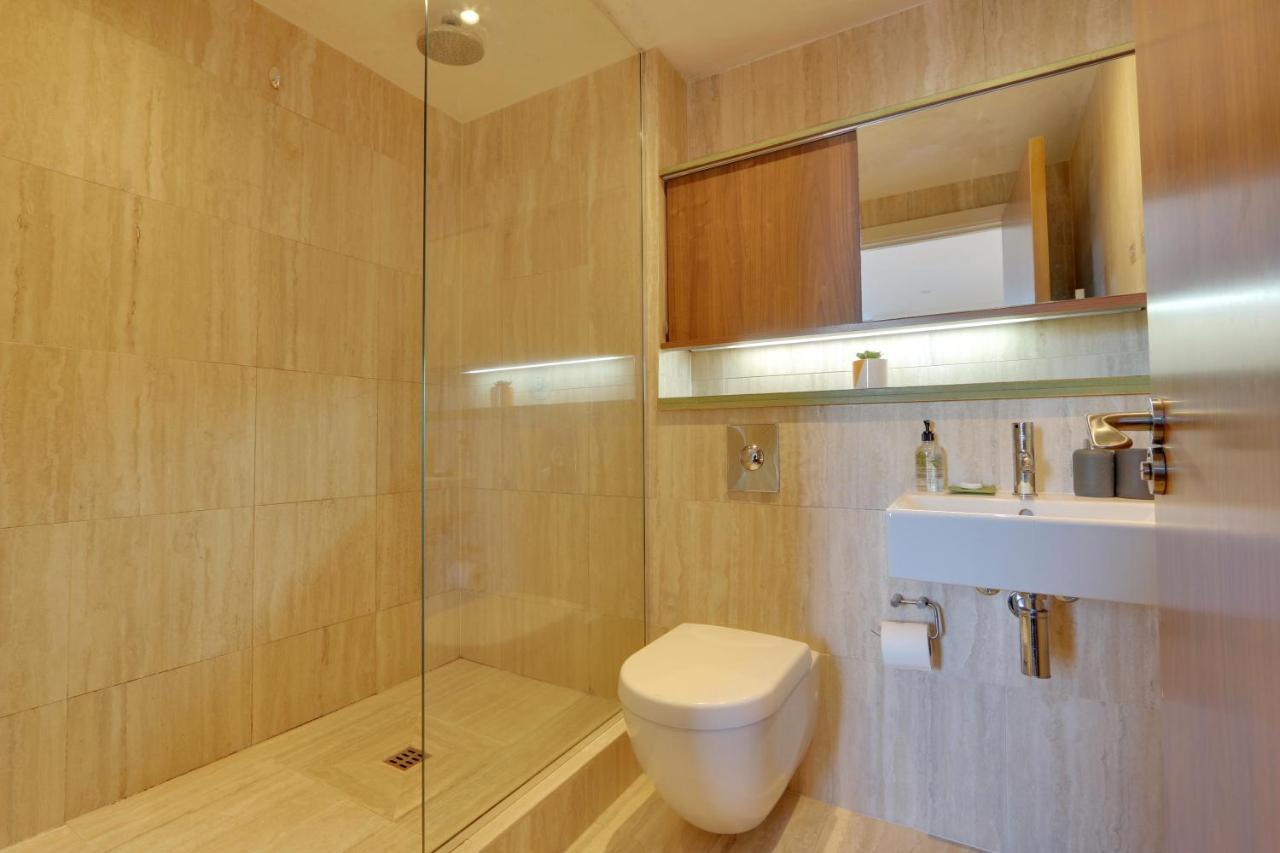 City View Haven: Spacious 2-bed With Netflix In Center Sheffield