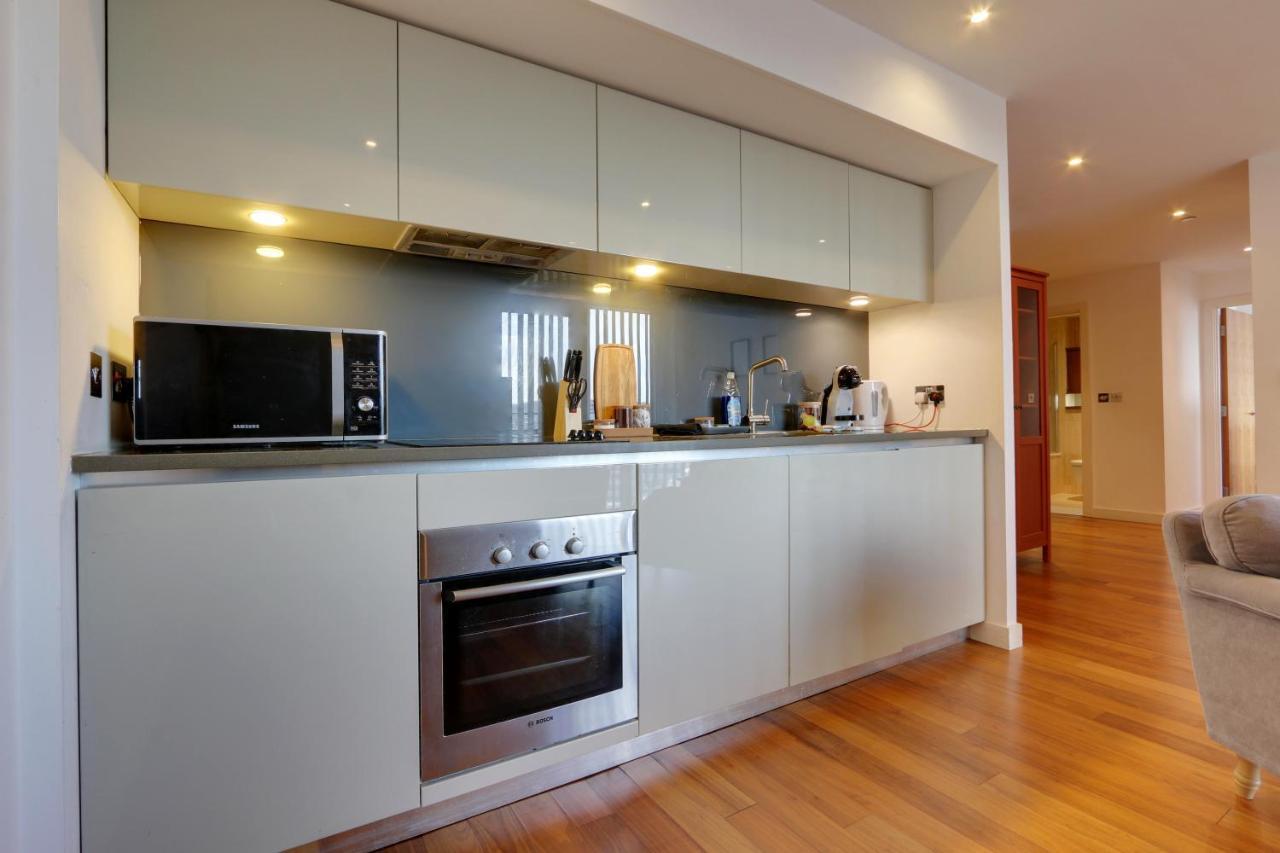 City Heart Apartments: Spacious 2-bed With Views & Netflix
