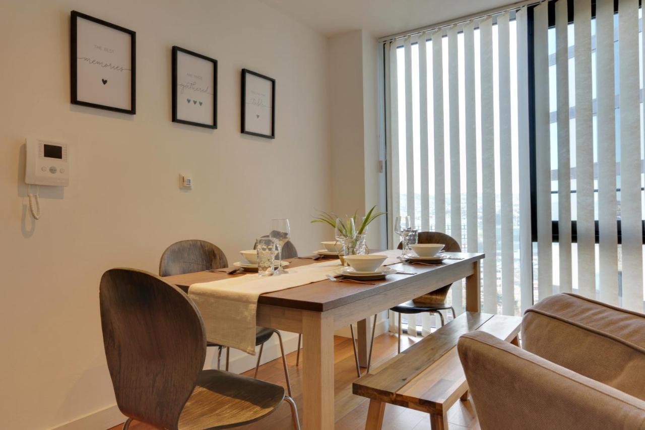 City Heart Apartments: Spacious 2-bed With Views & Netflix